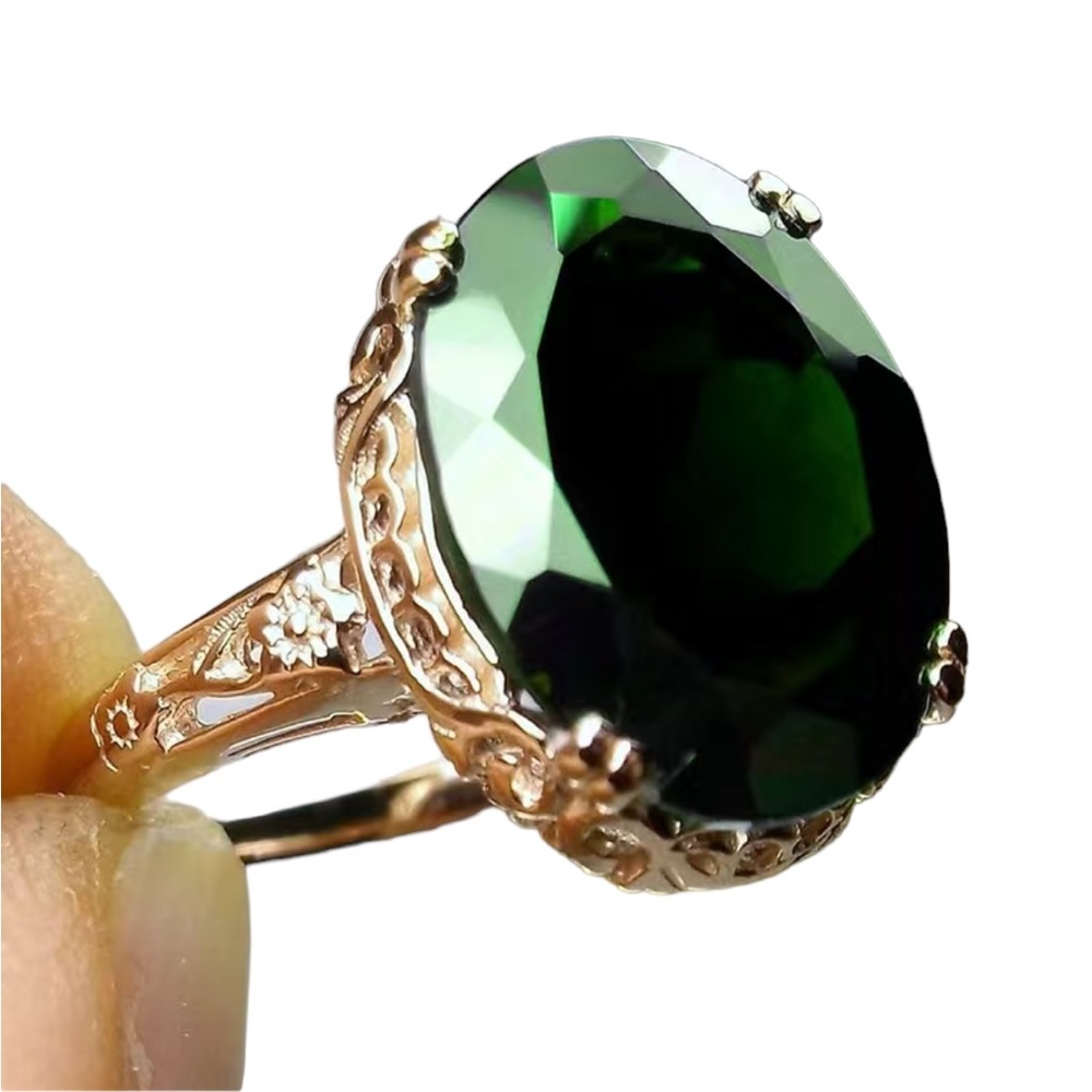 Vintage 18k Gold Plated 4 Prong Green Gemstone Ring